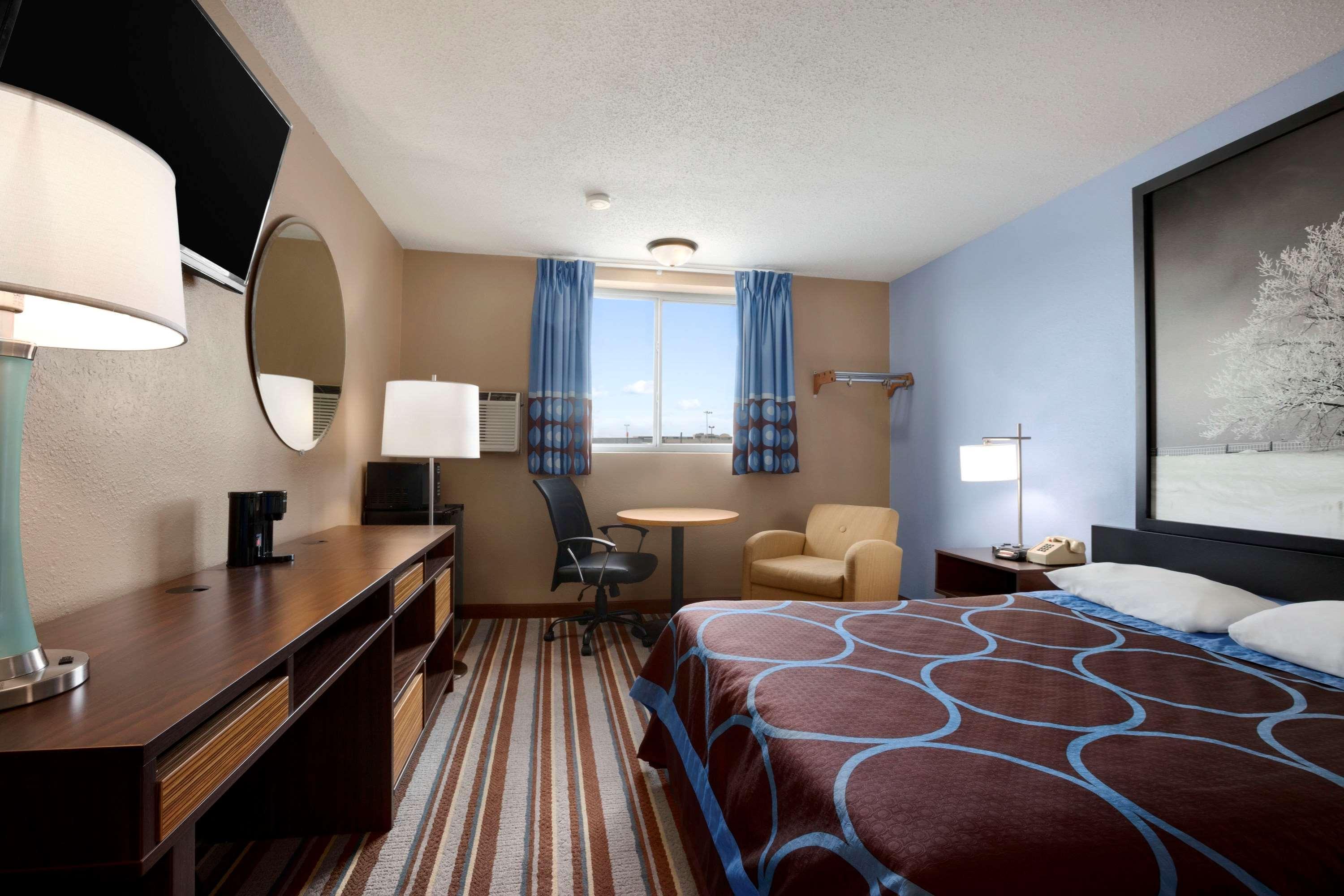 Super 8 By Wyndham Council Bluffs Ia Omaha Ne Area Motel Exterior photo