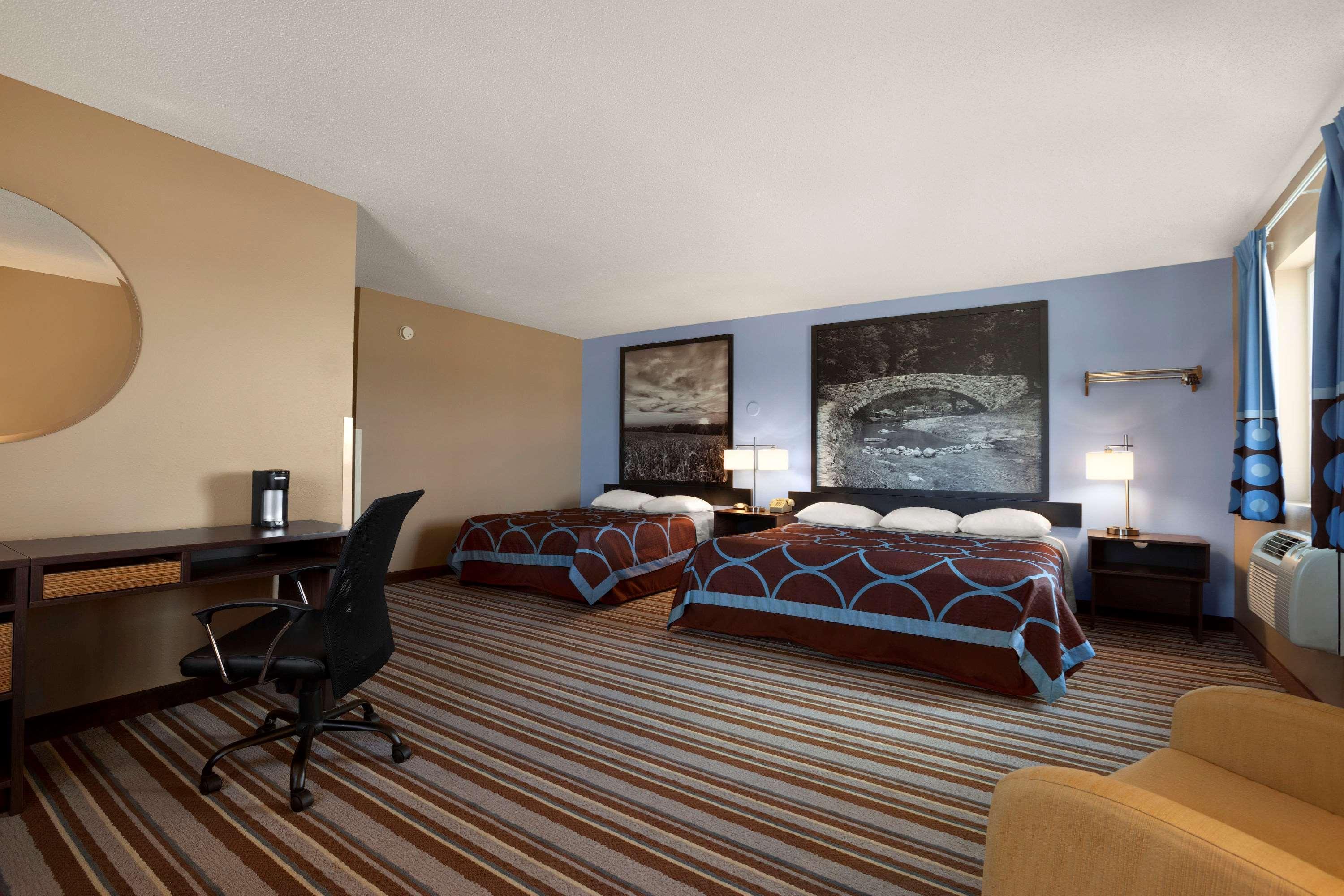 Super 8 By Wyndham Council Bluffs Ia Omaha Ne Area Motel Exterior photo