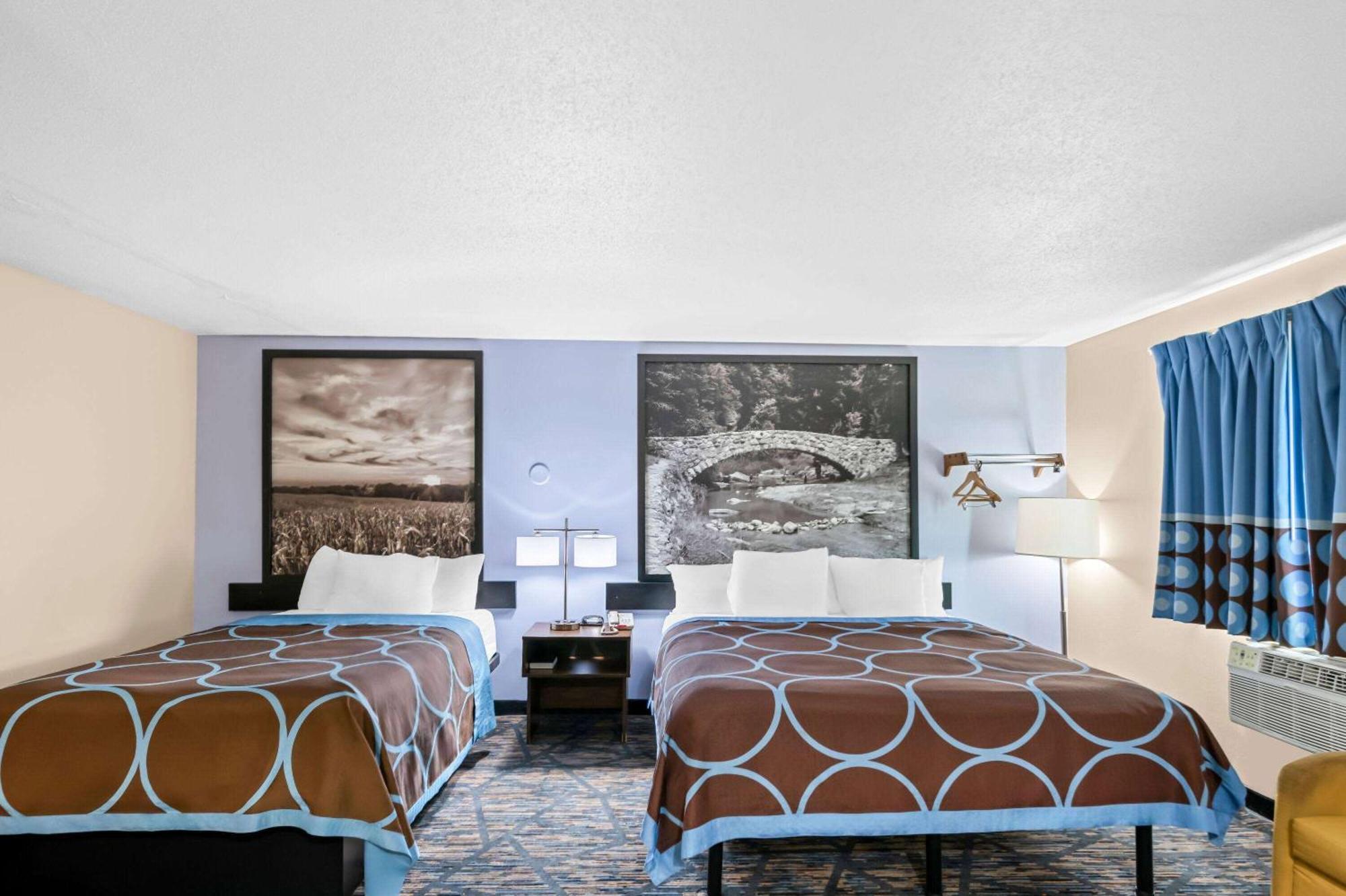 Super 8 By Wyndham Council Bluffs Ia Omaha Ne Area Motel Exterior photo